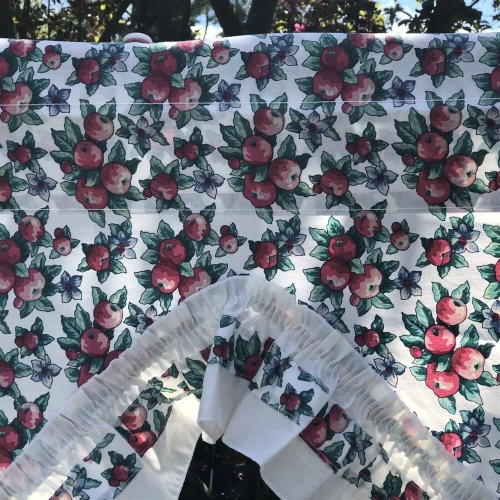 Scalloped Valance Apple Fruit Pattern Ruffle Trim 82 x 18 Country Farmhouse